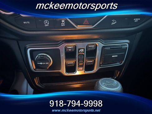Used 2018 Jeep Wrangler Unlimited Sport S AWD/4WD image 13