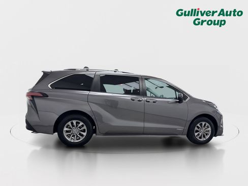 Used 2021 Toyota Sienna LE FWD image 9