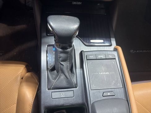 Used 2021 Lexus ES 350 Ultra Luxury w/ Accessory Package 2 image 19