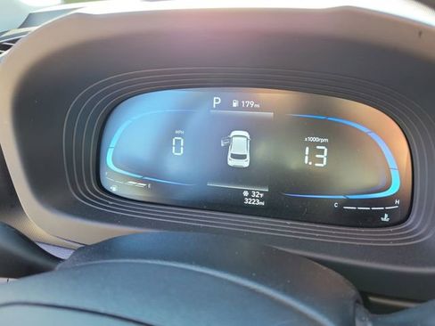 Used 2025 Hyundai Venue SE image 19