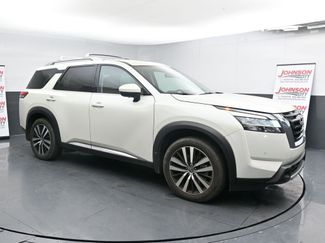Used 2024 Nissan Pathfinder Platinum w/ Cargo Package video 2