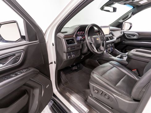 Used 2021 Chevrolet Suburban LT w/ Rear Media and Nav Package RWD image 12