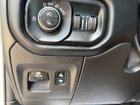 Used 2019 RAM 1500 Big Horn AWD/4WD image 19