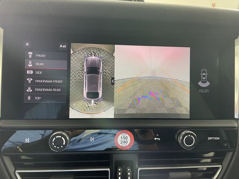 New 2026 Porsche Macan image 24