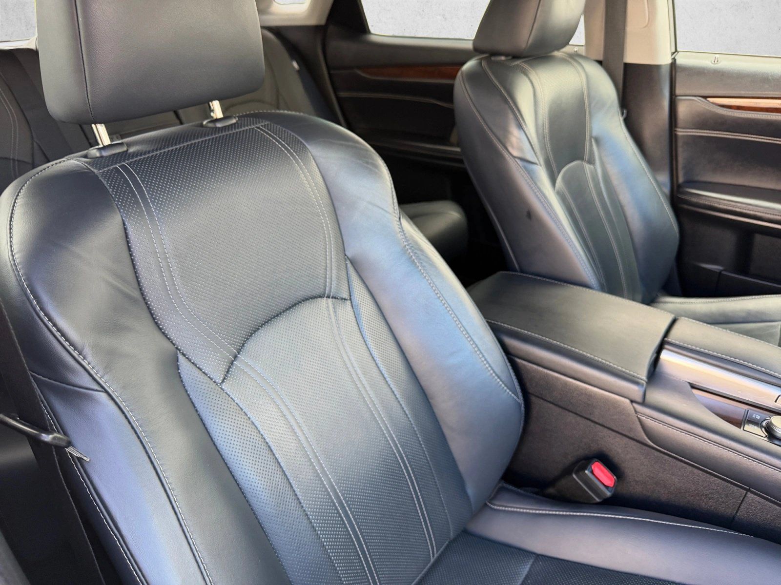 Used 2018 Lexus RX 450h AWD w/ Premium Package image 27