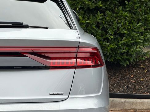 Used 2019 Audi Q8 Premium Plus w/ Premium Plus AWD/4WD image 16