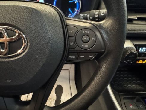 Used 2024 Toyota RAV4 XLE AWD/4WD image 12