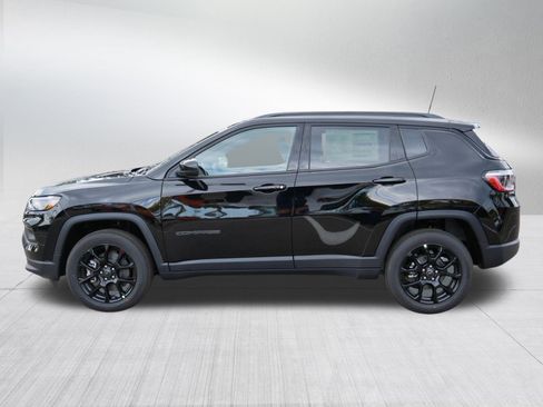 New 2026 Jeep Compass Latitude image 4