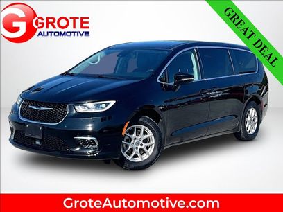 Used 2024 Chrysler Pacifica Touring-L