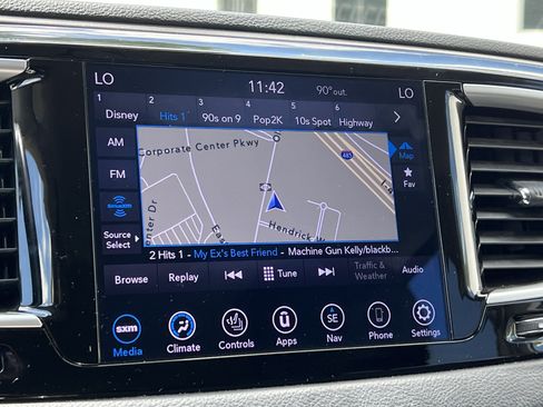 Used 2020 Chrysler Pacifica Touring-L w/ Advanced Safetytec Group FWD image 24