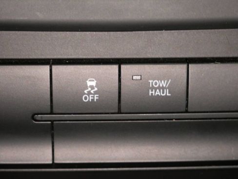 Used 2024 RAM 1500 Classic SLT AWD/4WD image 21