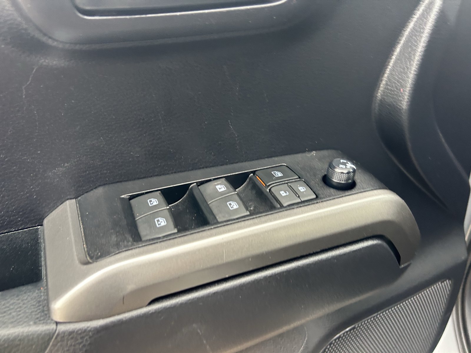 Used 2020 Toyota Tacoma SR5 RWD image 28