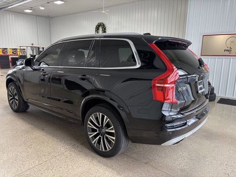 Used 2020 Volvo XC90 T5 Momentum image 3