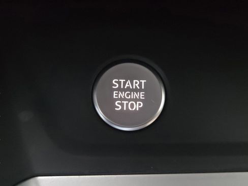 Used 2020 Audi Q3 2.0T Premium image 25