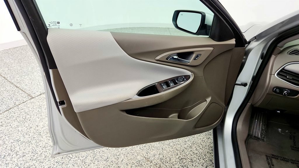 Used 2022 Chevrolet Malibu LS w/ Driver Confidence Package FWD image 10