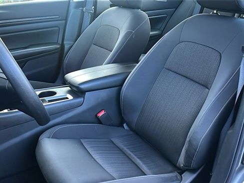 Used 2025 Nissan Altima 2.5 SV image 18