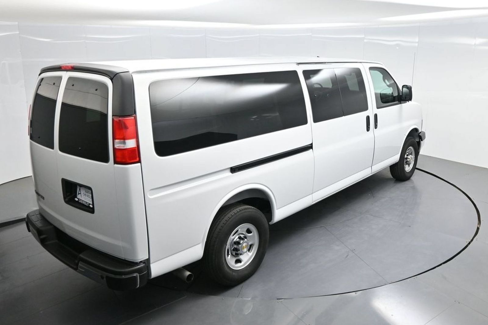 Used 2025 Chevrolet Express 3500 LT w/ LT Preferred Equipment Group RWD image 48