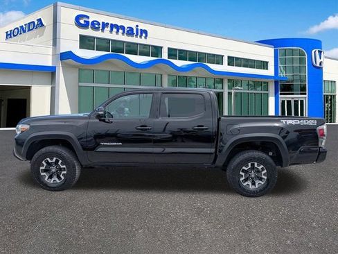 Used 2023 Toyota Tacoma TRD Off-Road w/ Technology Package AWD/4WD image 8