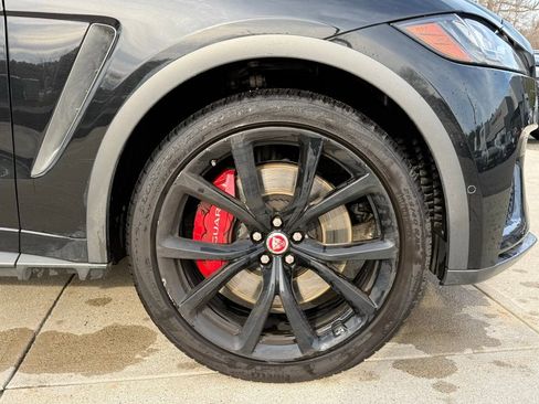 Used 2020 Jaguar F-PACE SVR image 15