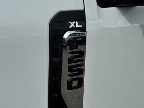 New 2026 Ford F250 XL w/ XL Off-Road Package image 28