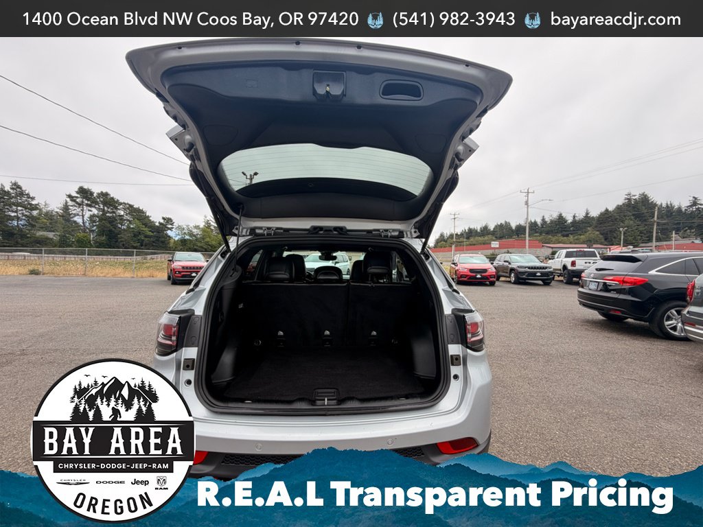 Used 2024 Jeep Compass Trailhawk w/ Trailhawk Elite Group AWD/4WD image 7