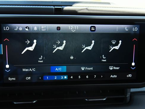 Used 2025 Jeep Wrangler Unlimited Sahara AWD/4WD image 23