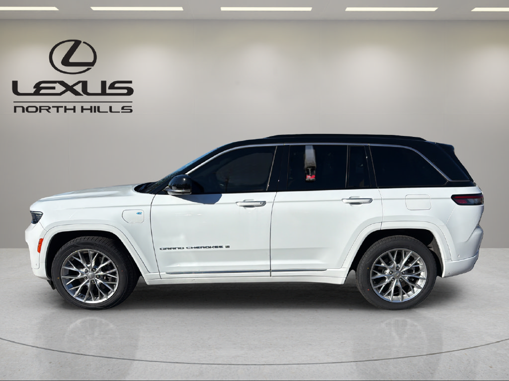 Used 2024 Jeep Grand Cherokee Summit AWD/4WD image 9