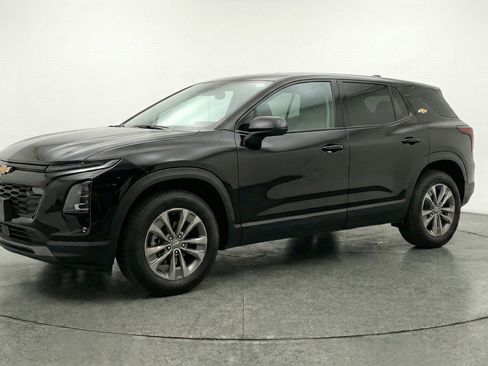 Used 2025 Chevrolet Equinox LT FWD image 3