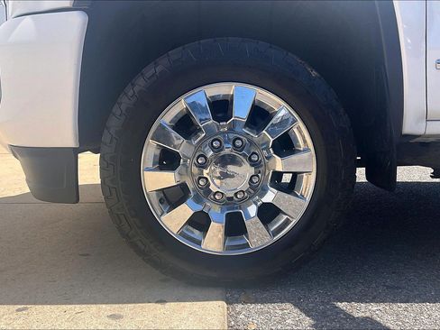 Used 2016 GMC Sierra 2500 Denali w/ Duramax Plus Package AWD/4WD image 11