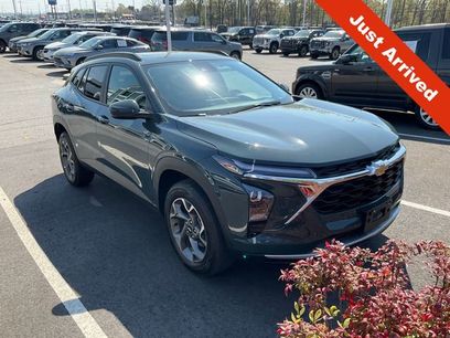 Used 2025 Chevrolet Trax LT w/ Sunroof Package