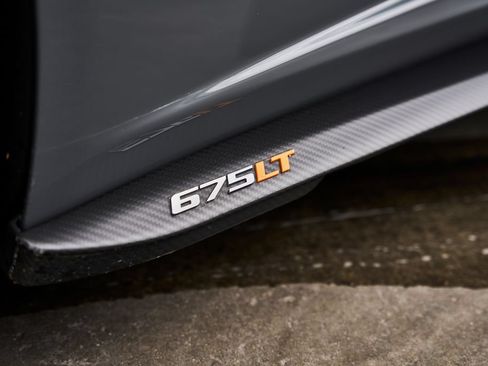 Used 2016 McLaren 675LT Coupe RWD image 11