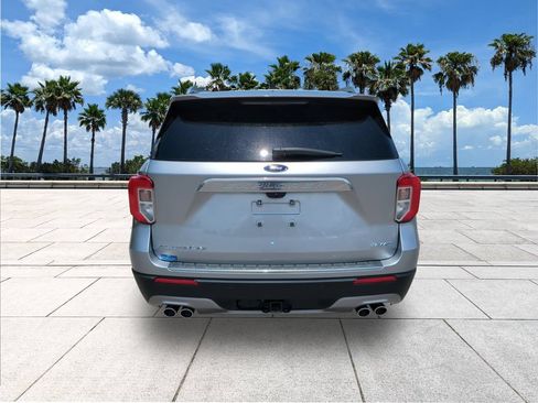 Certified 2022 Ford Explorer Platinum w/ Equipment Group 601A AWD/4WD image 6