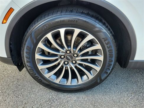 Used 2022 Lincoln Aviator Reserve w/ Elements Package Plus image 8