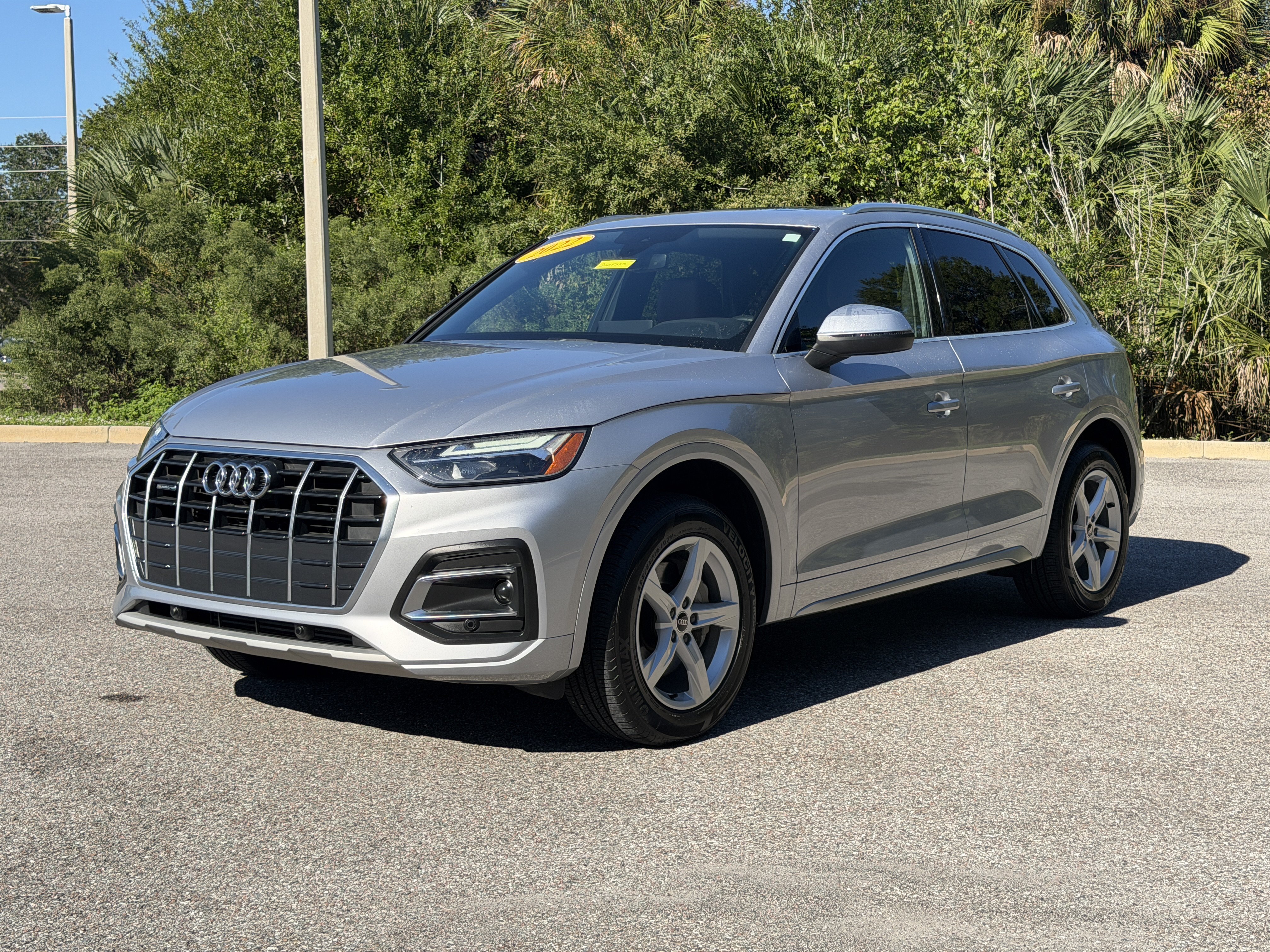 Used 2022 Audi Q5 2.0T Premium w/ Convenience Package AWD/4WD image 3