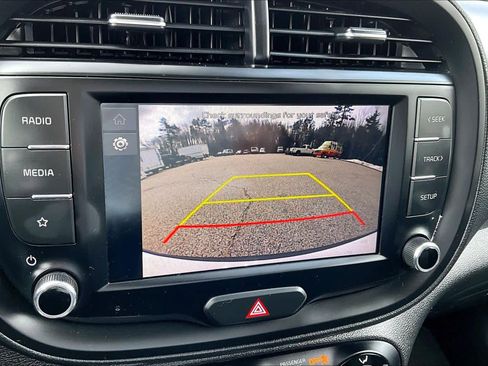 Used 2023 Kia Soul LX w/ LX Technology Package image 29
