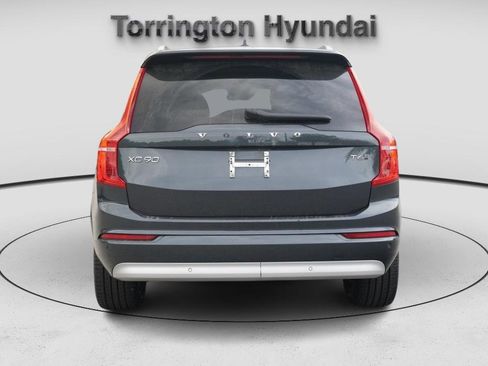 Used 2022 Volvo XC90 T6 Momentum w/ Advanced Package image 6