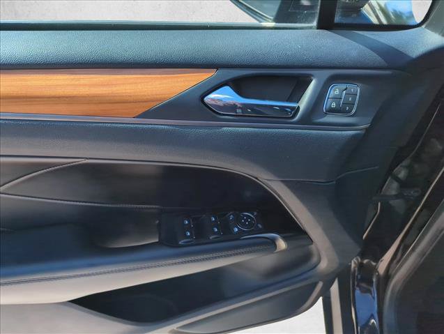 Used 2019 Lincoln MKC Reserve FWD image 12