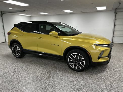 Used 2023 Chevrolet Blazer RS w/ Driver Confidence II Package AWD/4WD image 2