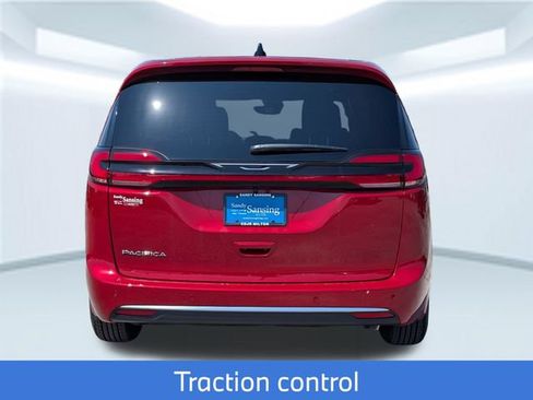New 2027 Chrysler Pacifica Select FWD image 5