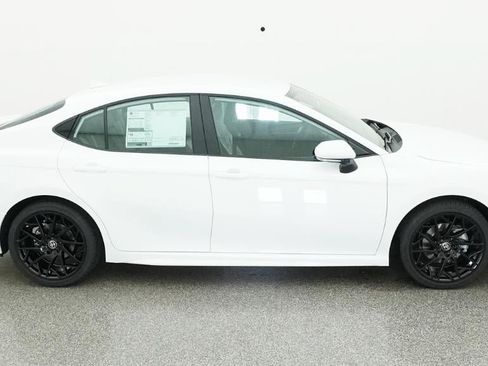 New 2026 Toyota Camry SE FWD image 11