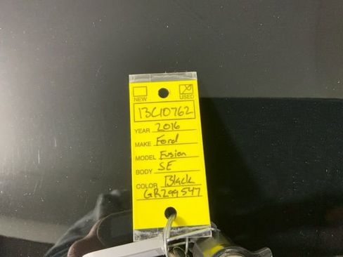 Used 2016 Ford Fusion SE w/ Equipment Group 202A FWD image 32