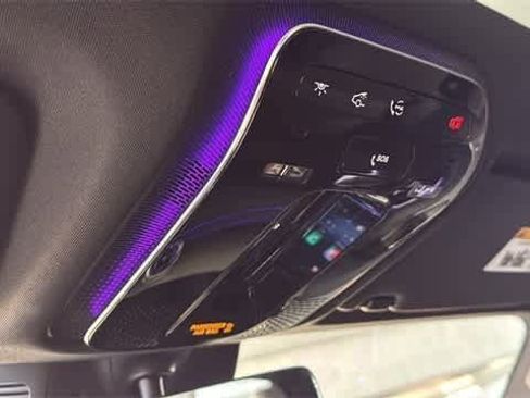 Used 2025 Mercedes-Benz GLC 300 4MATIC image 26