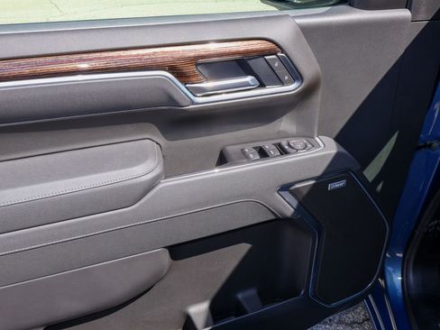 New 2026 GMC Sierra 1500 Elevation image 8