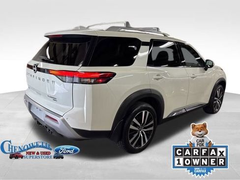 Used 2023 Nissan Pathfinder Platinum w/ Cargo Package image 5