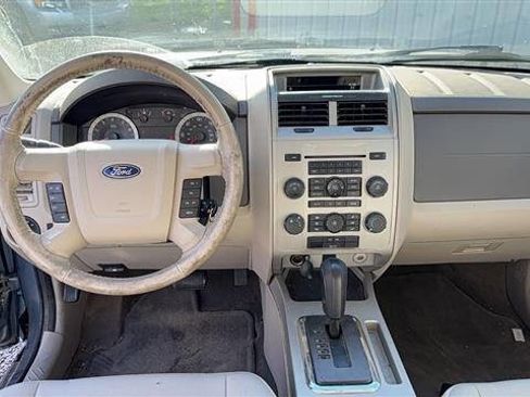 Used 2011 Ford Escape XLT image 7