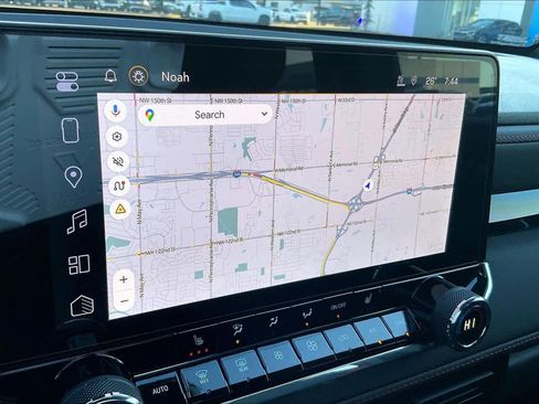 Certified 2025 Chevrolet Colorado Z71 w/ Technology Package image 31