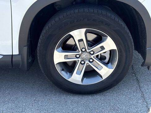 Used 2025 Honda Pilot EX-L image 10