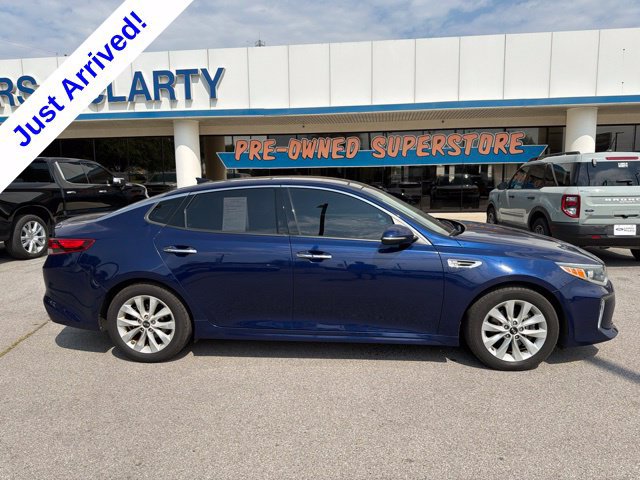 Used 2018 Kia Optima S w/ Panoramic Sunroof Package FWD image 2