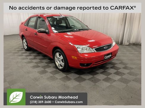 Used 2005 Ford Focus ZX4 Sedan image 1