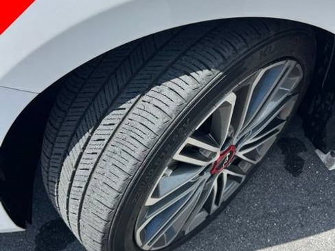 Used 2022 Kia Forte GT w/ GT Technology Package FWD image 9